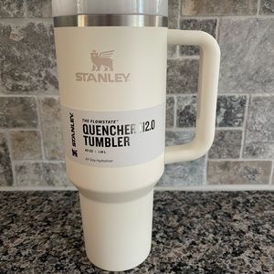 Stanley 40oz Tumbler w/ straw - BRAND NEW